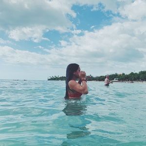 Meet your Posher, Veronica